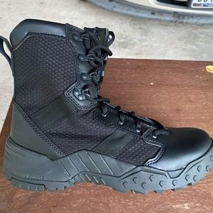 8” Danner Scorch side zipper tactical boot. Black leather, rubber outsole